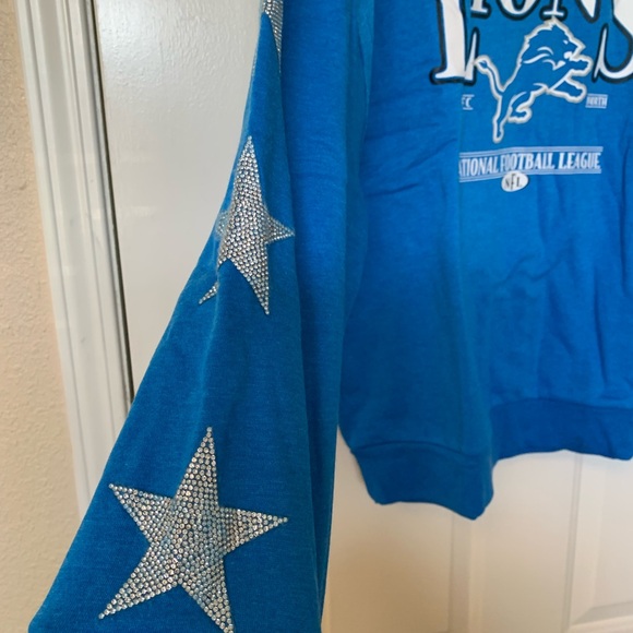 Detroit Lions Blue Embellished Sleeve Gameday Couture Sweatshirt NWT 🌴 - Picture 6 of 13